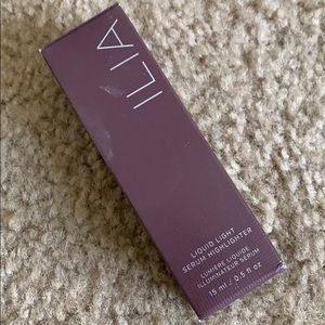Ilia liquid Light serum highlighter in nova